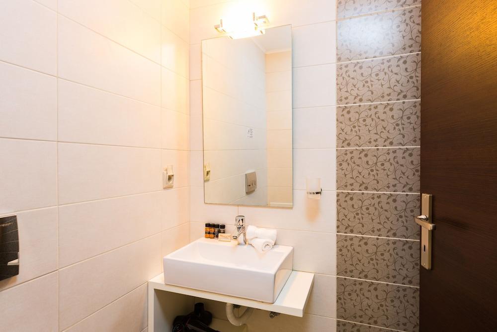 Pantheon Villas & Suites Vlikhádha Dış mekan fotoğraf